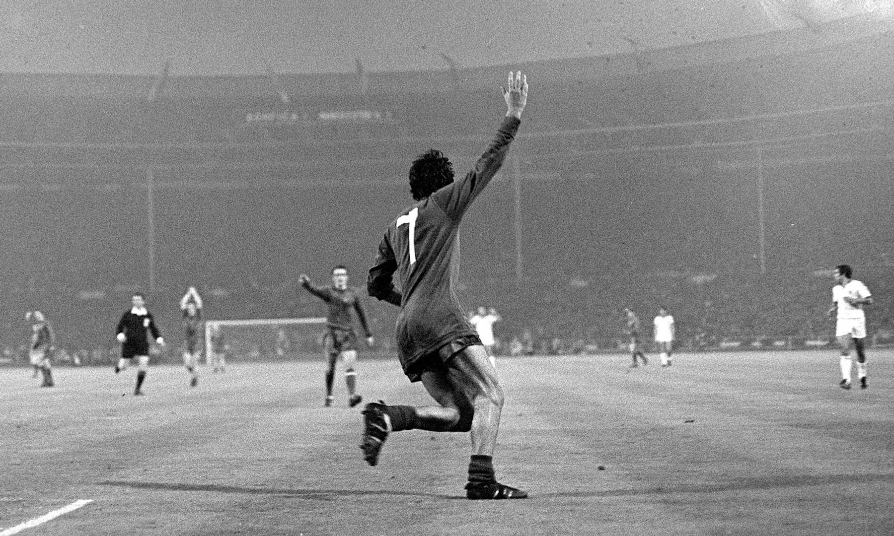 George Best scores winning goal in the 1968 European Cup Final